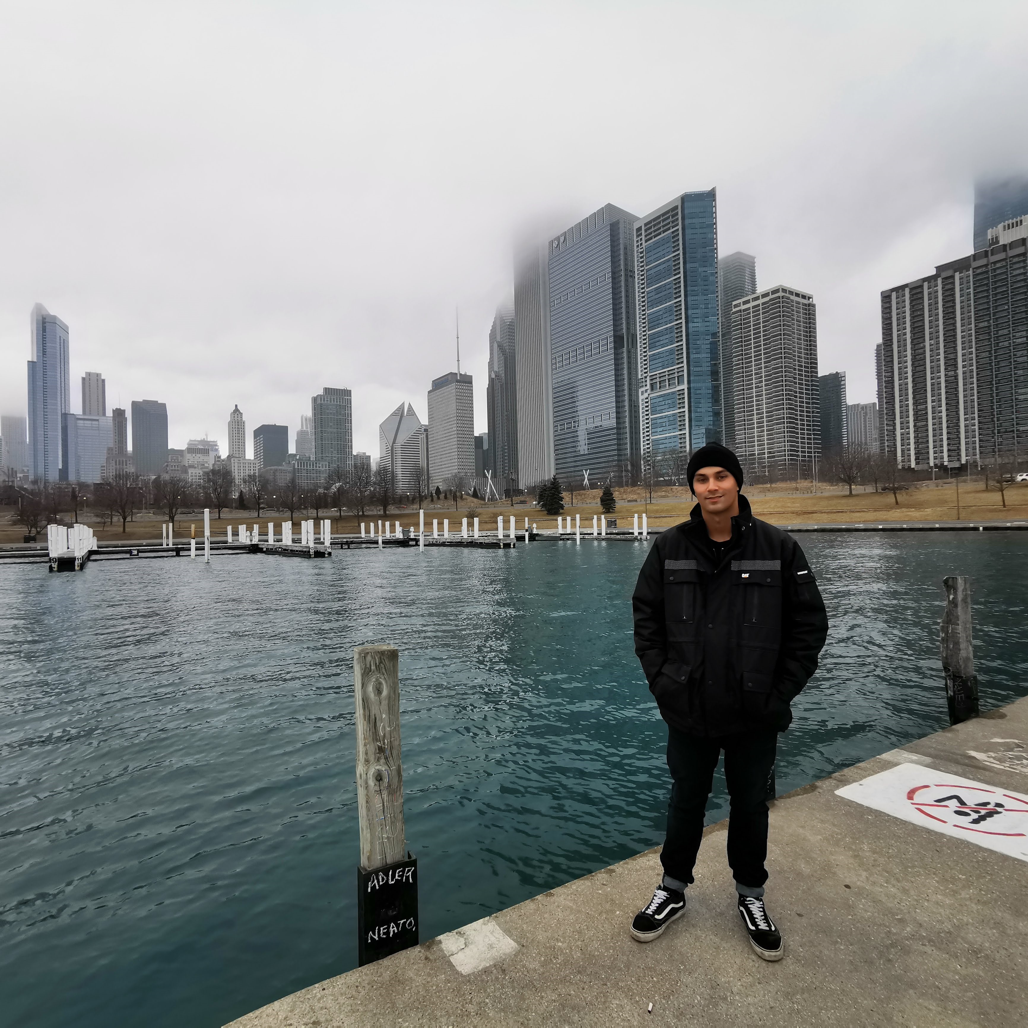 Hamish standing infront of Chicago Skyline